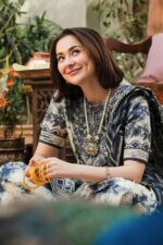 SAPPHIRE - 3PCS KHADDAR PRINTED - WOMEN'S - UNSTITCHED - Image 5