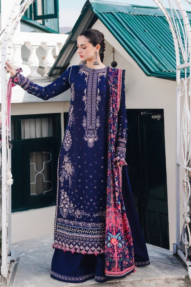 httpsdivinjaipur.comproductsdastaan-e-neelum-a-royal-chronicle-woven-in-midnight-and-gold-suit (2) (5)