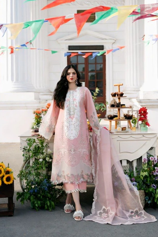 httpsdivinjaipur.comproductsdastaan-e-neelum-a-royal-chronicle-woven-in-midnight-and-gold-suit (38) (4)