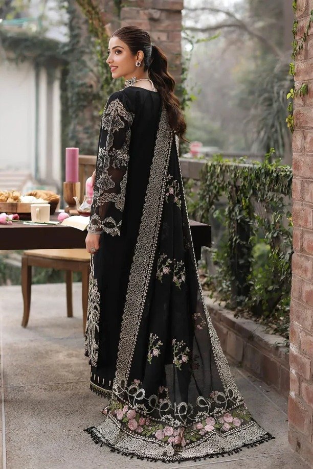 httpsdivinjaipur.comproductsdastaan-e-neelum-a-royal-chronicle-woven-in-midnight-and-gold-suit (42) (4)