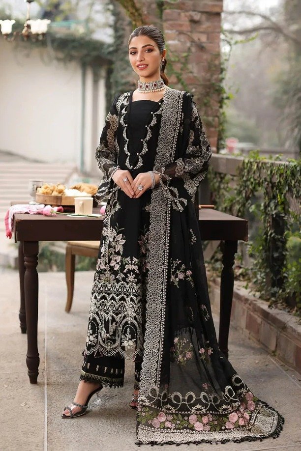 httpsdivinjaipur.comproductsdastaan-e-neelum-a-royal-chronicle-woven-in-midnight-and-gold-suit (45) (2)
