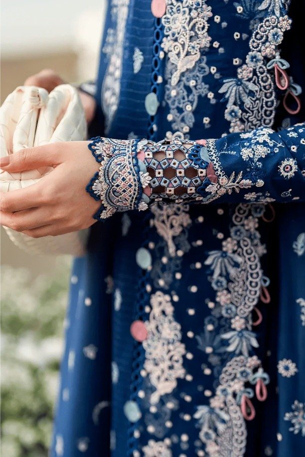 httpsdivinjaipur.comproductsdastaan-e-neelum-a-royal-chronicle-woven-in-midnight-and-gold-suit (9) (1)