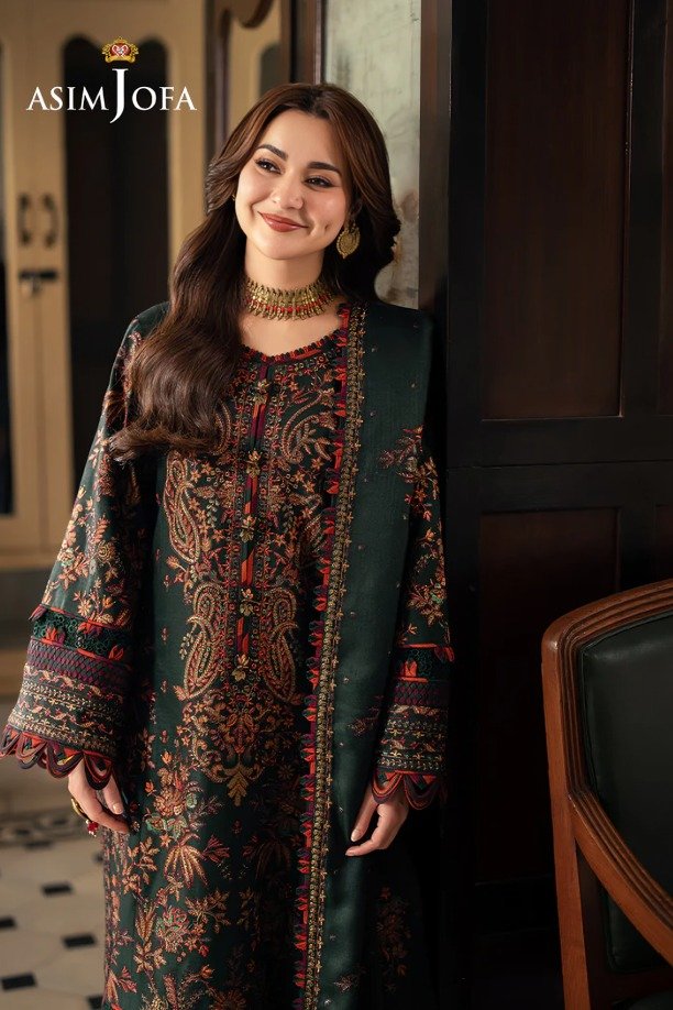 httpsdivinjaipur.comproductsdastaan-e-neelum-a-royal-chronicle-woven-in-midnight-and-gold-suit (42) (18)