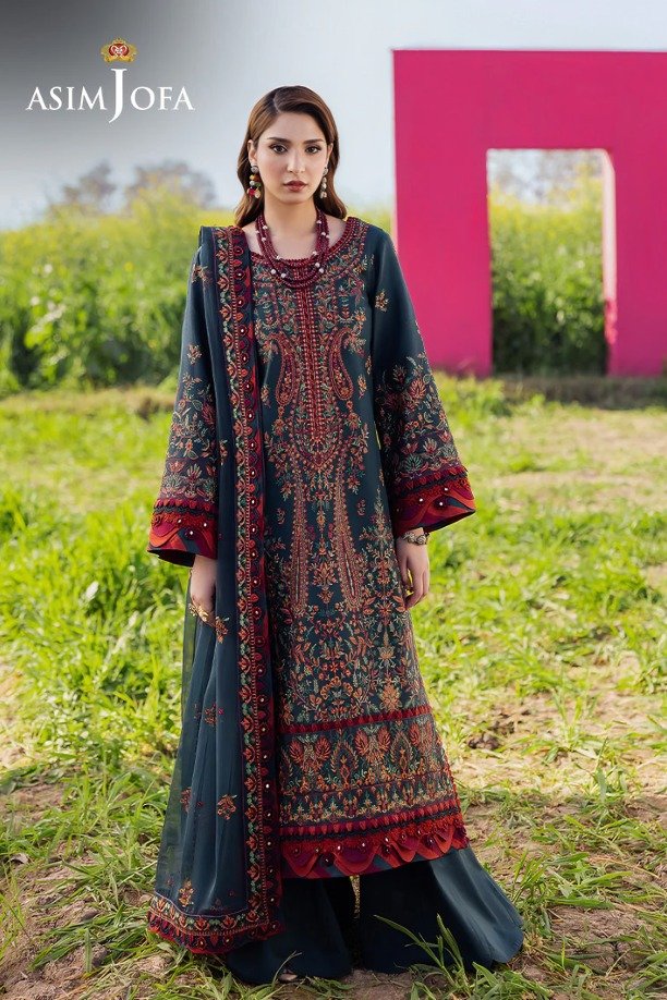 httpsdivinjaipur.comproductsdastaan-e-neelum-a-royal-chronicle-woven-in-midnight-and-gold-suit (42) (22)