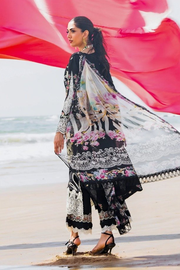 httpsdivinjaipur.comproductsdastaan-e-neelum-a-royal-chronicle-woven-in-midnight-and-gold-suit (45) (4)