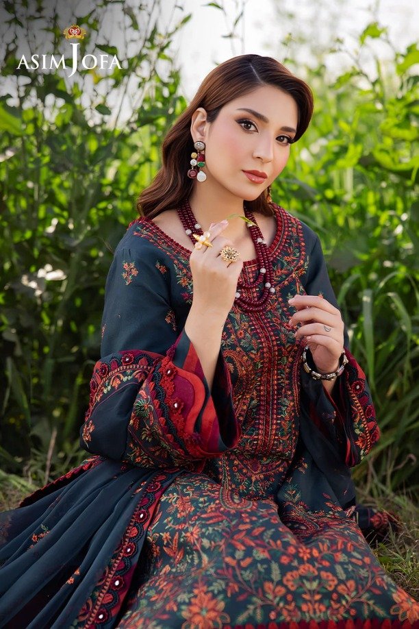 httpsdivinjaipur.comproductsdastaan-e-neelum-a-royal-chronicle-woven-in-midnight-and-gold-suit (46) (10)