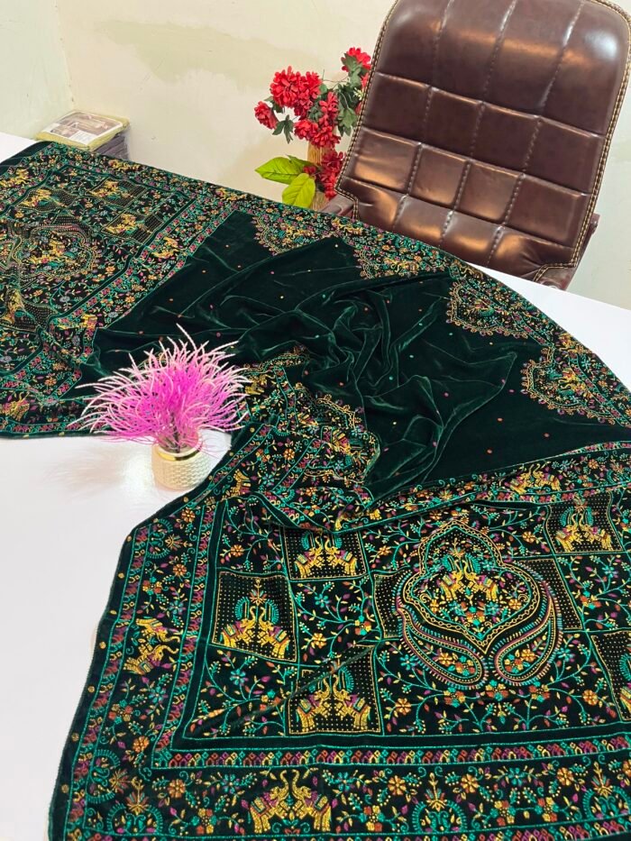 Velvet Printed Winter Shawl 2.5 Yards – Article# 01/Green - Image 4