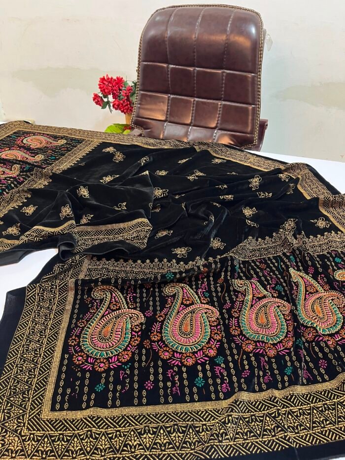Velvet Printed Winter Shawl 2.5 Yards – Article# 09/Black - Image 3